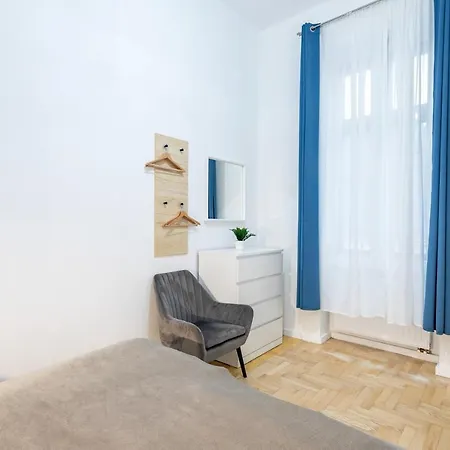 Extreme - New - Lively Neighbourhood Apartment *