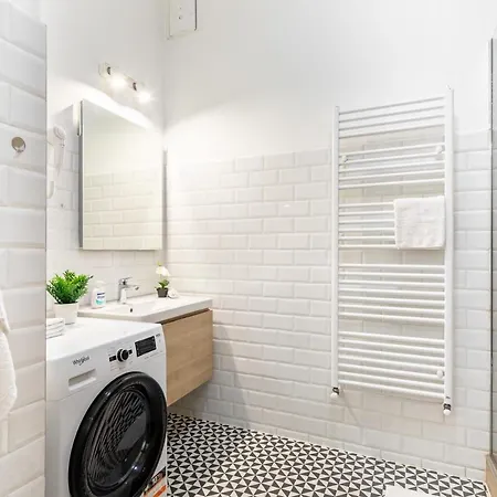 Extreme - New - Lively Neighbourhood Apartment