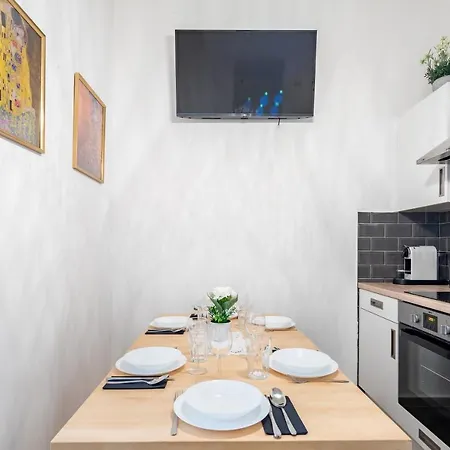 Apartment Extreme - New - Lively Neighbourhood