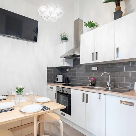 Apartment Extreme - New - Lively Neighbourhood